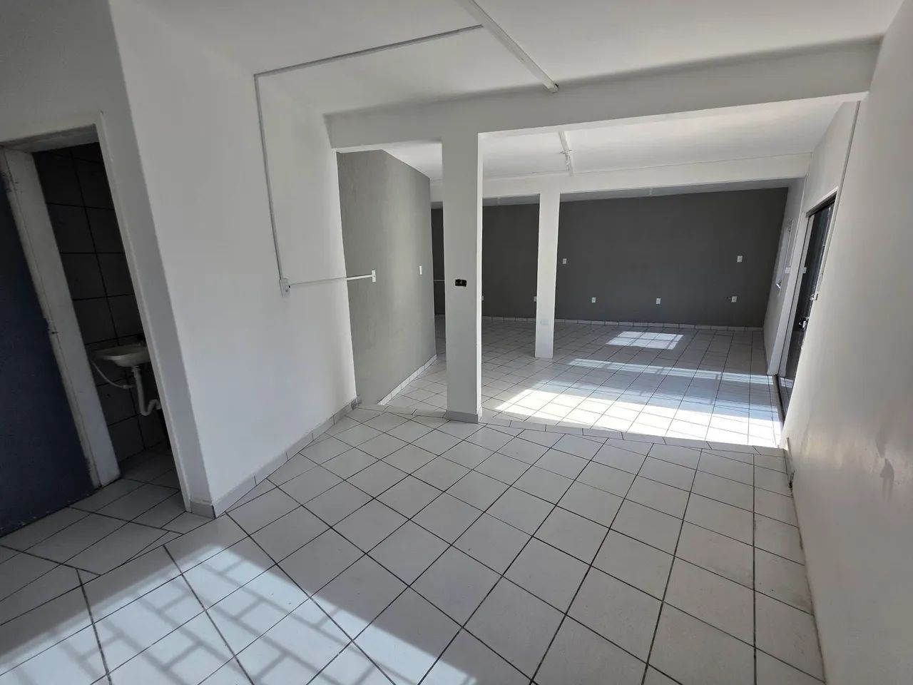 Espaço comercial na avenida para alugar - Foto 4
