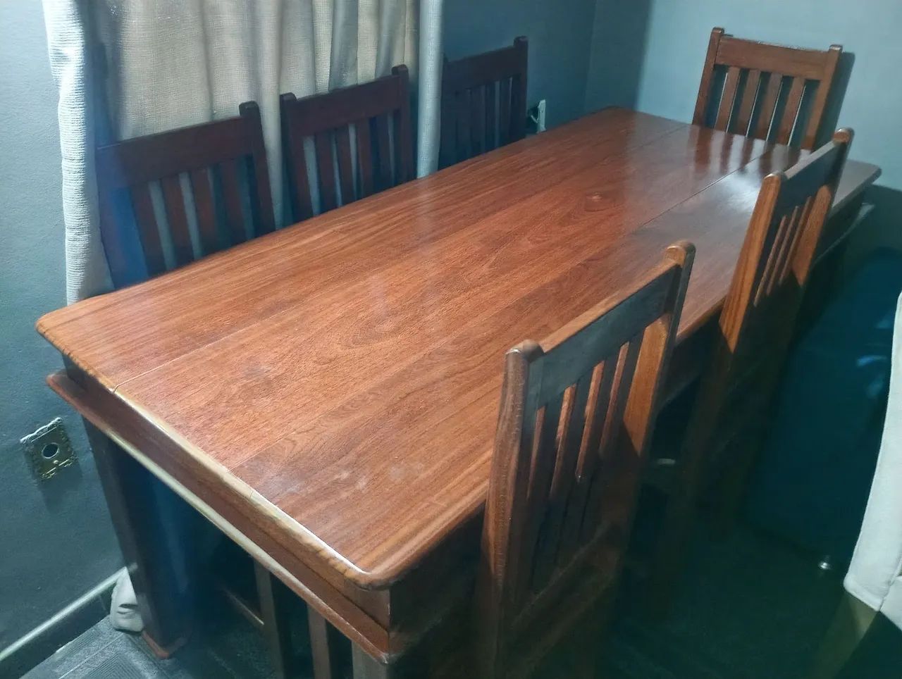 Mesa de Madeira de 6 cadeiras - Foto 2