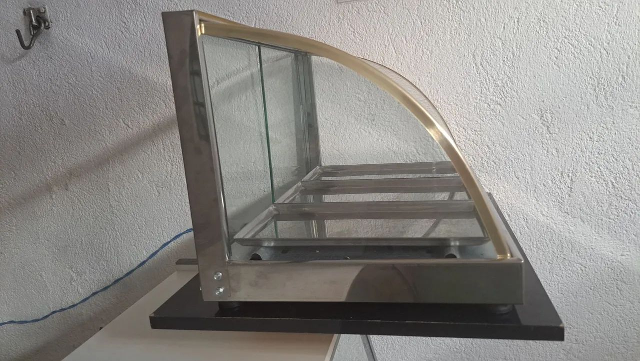 Estufa  pouco usada