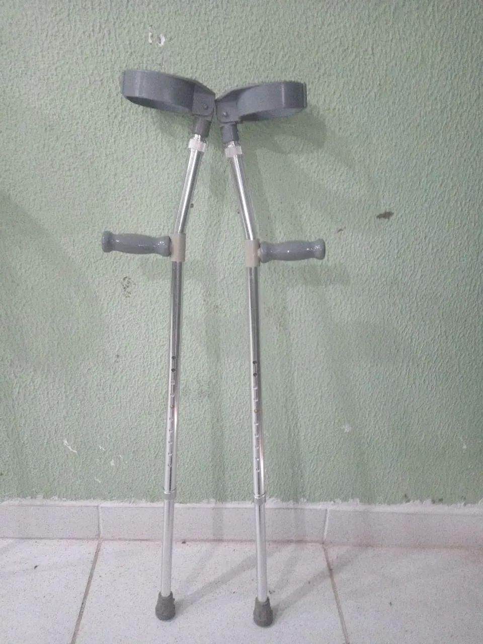Par de muletas de alumínio 