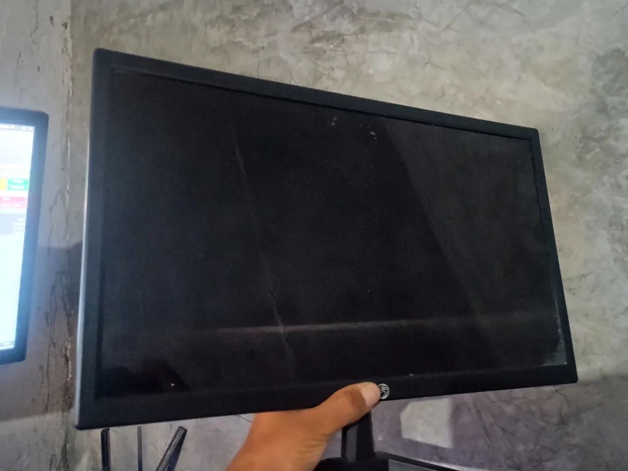 Monito 19"