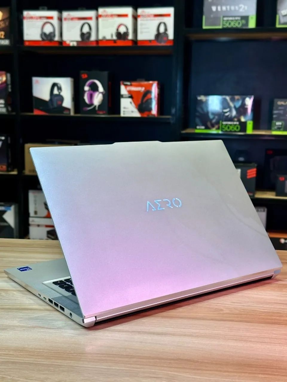 Notebook Gigabyte Aero 16 Xe5, I7-12700h,16gb Ddr5, 1tb