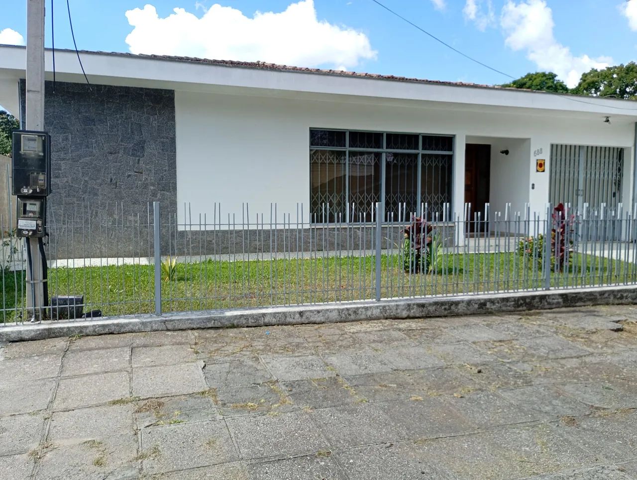 Casa comercial,amplo terreno.
