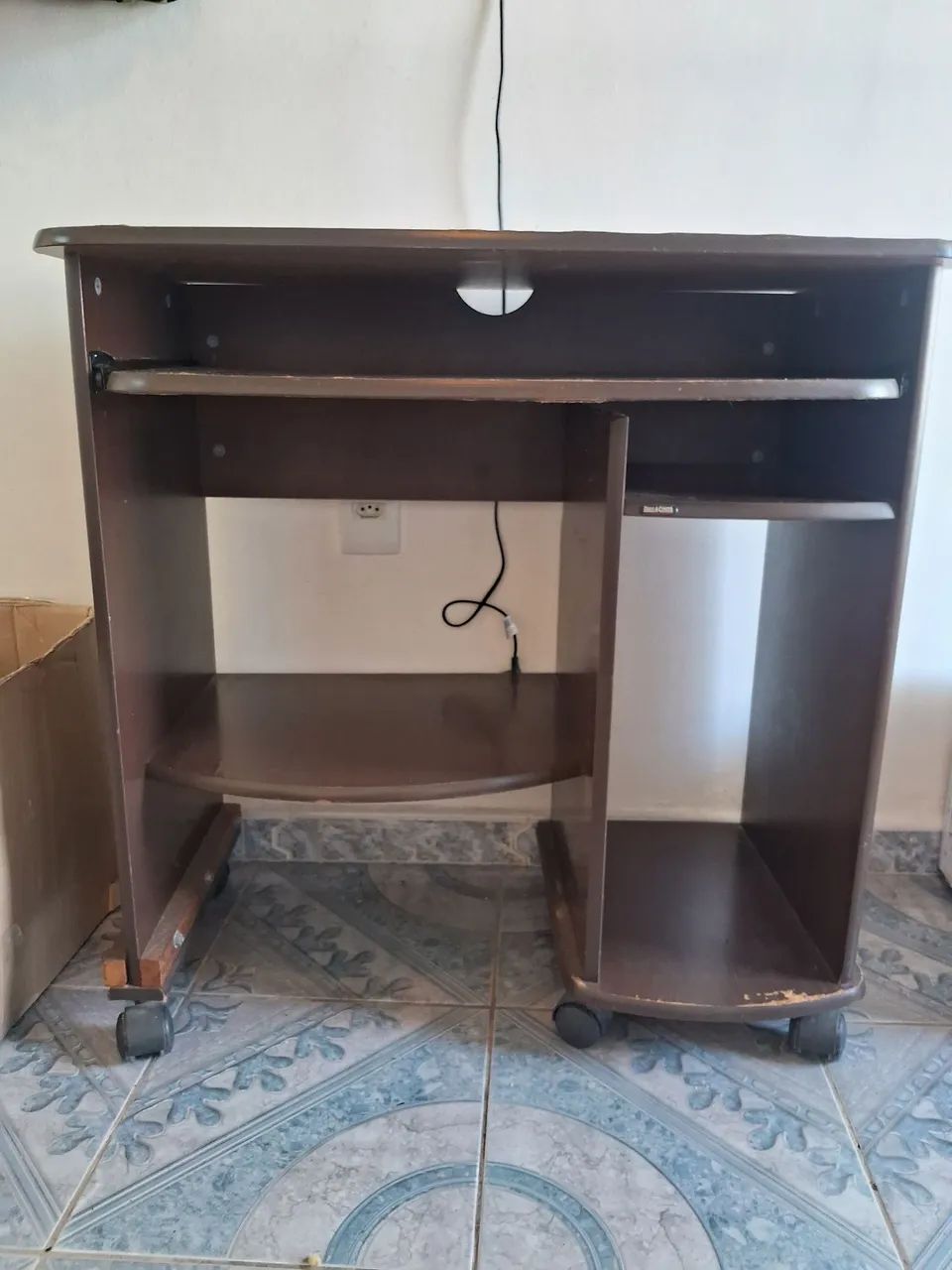 Escrivaninha quebra galho 