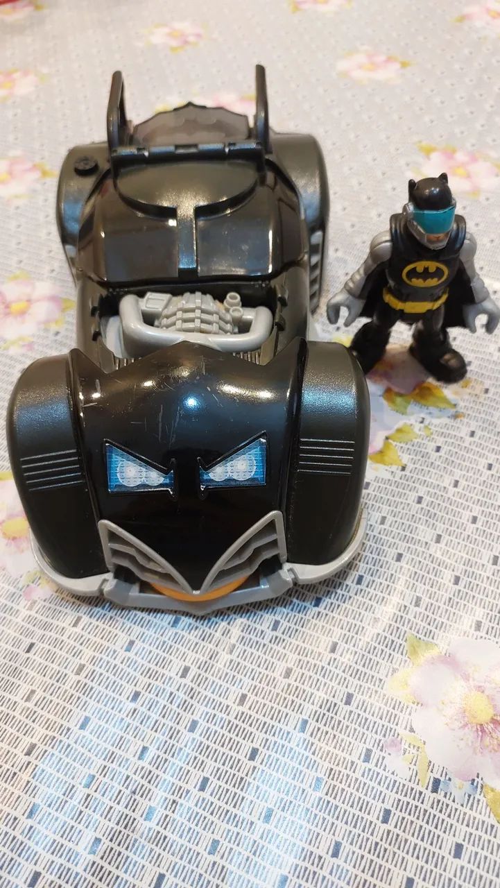 Imaginext Batman e Batmovel. R$100