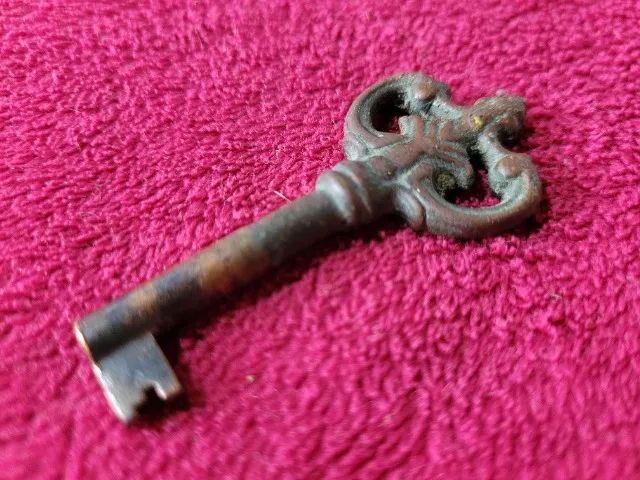 Antiga Chave de Bronze de Armários dos Anos 80 - Foto 5
