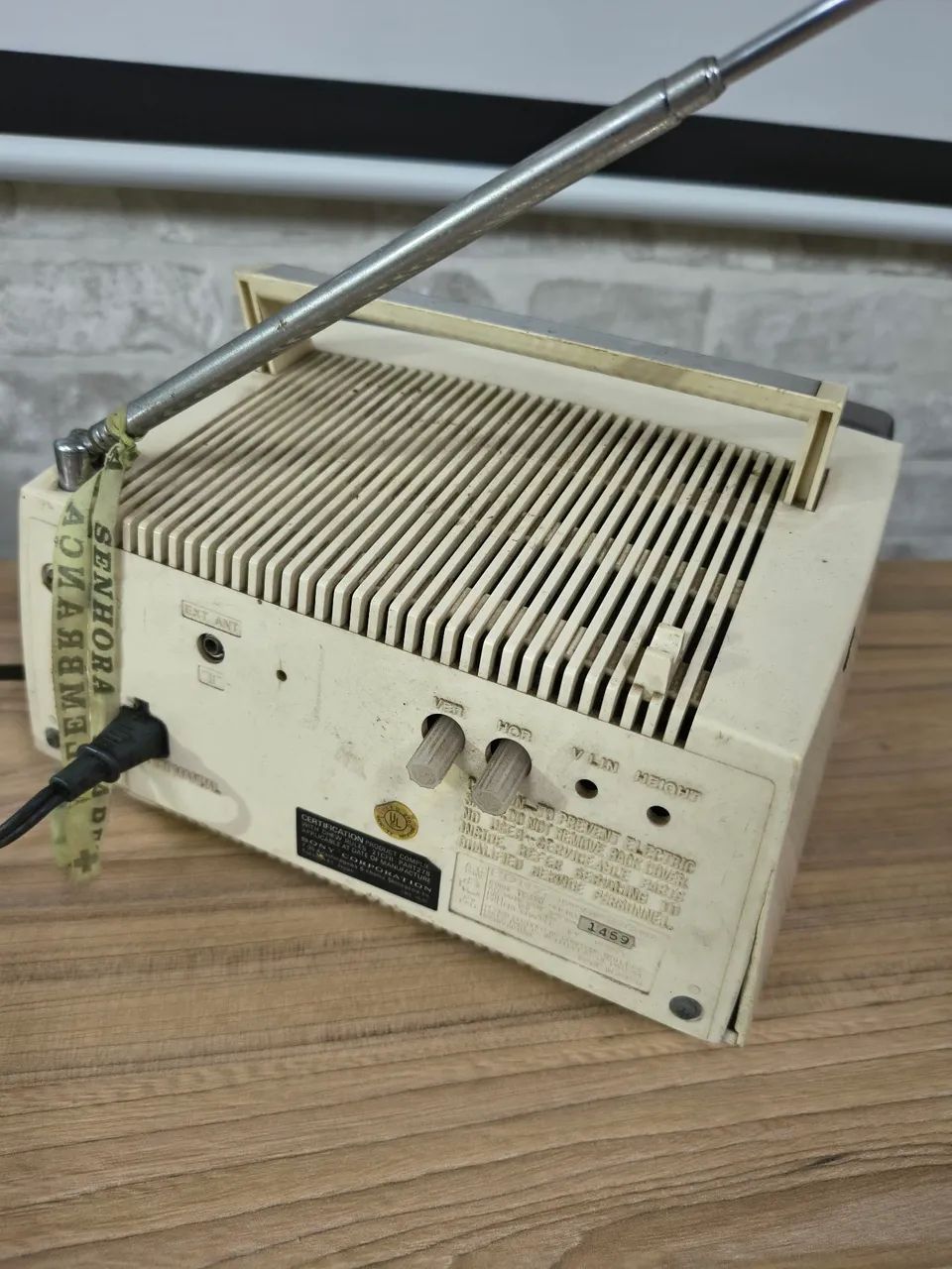 Televisor Portátil Sony Antigo - Vintage / Retrô - Item de Colecionador - Foto 5