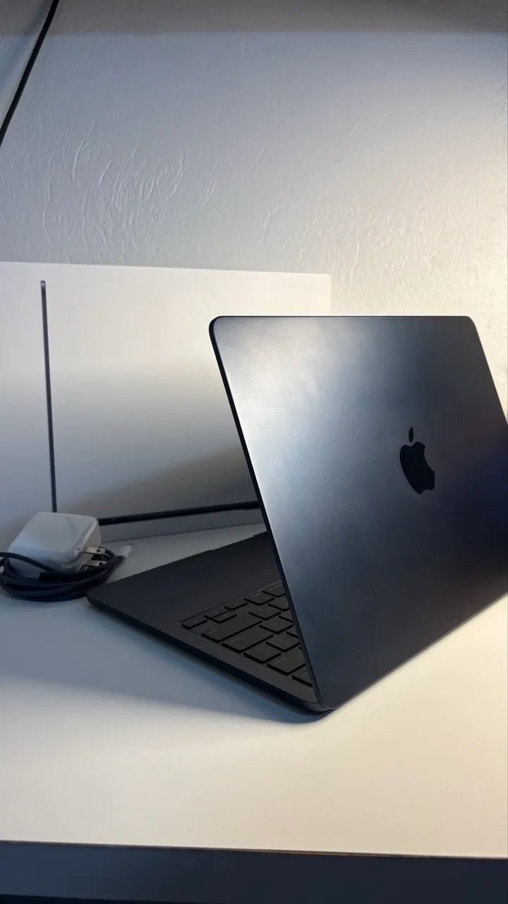 MacBook Air M2 2022 - Midnight | Semi-novo - Notebooks
