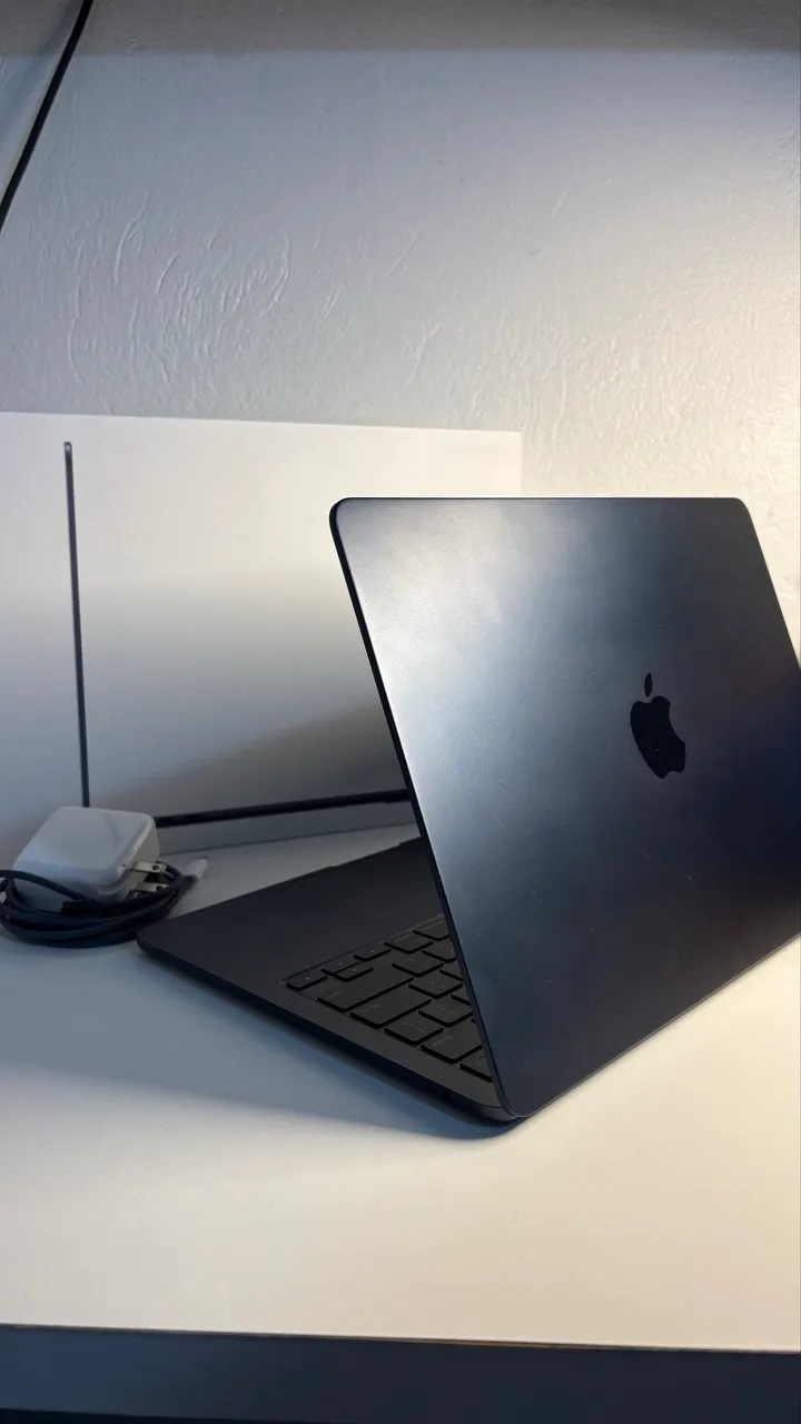Macbook air M2 Midnight 16GB Ram - Notebooks - Sítio do Piqueri