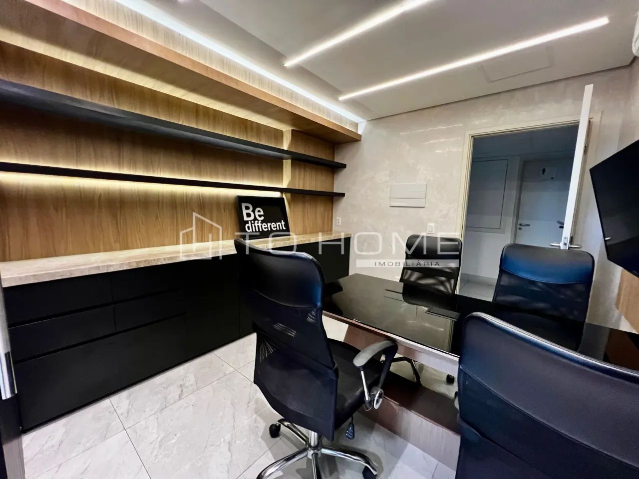SALA COMERCIAL A VENDA NO CAMBEBA PORTEIRA FECHADA COM 26M TODA MOBILIADA - Foto 4