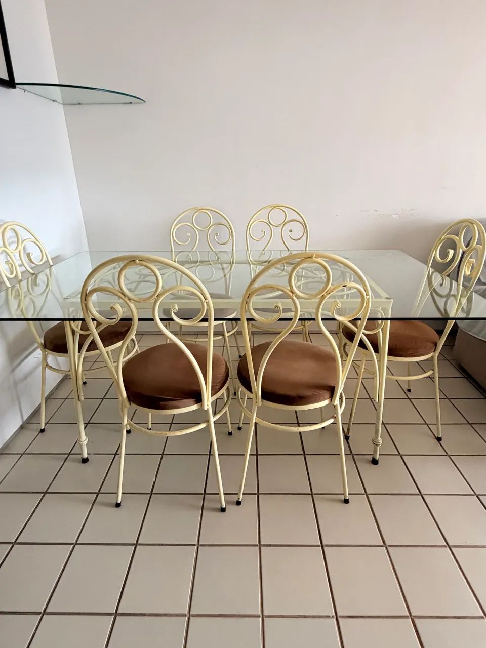 Mesa clássica com seis cadeiras 1,80 x 1m 