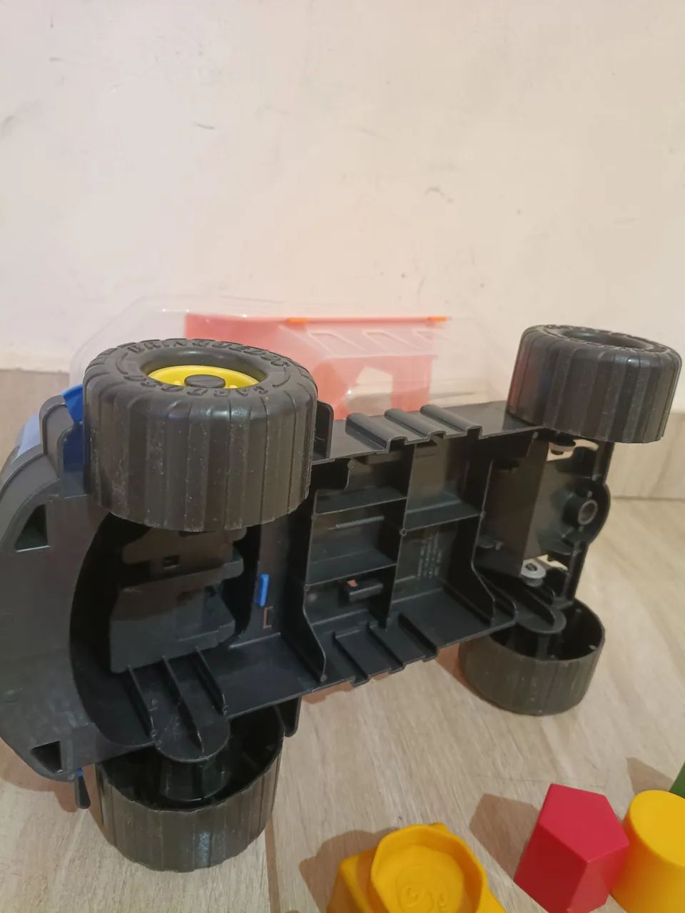 Caminhão com blocos de montar e encaixar - Foto 3