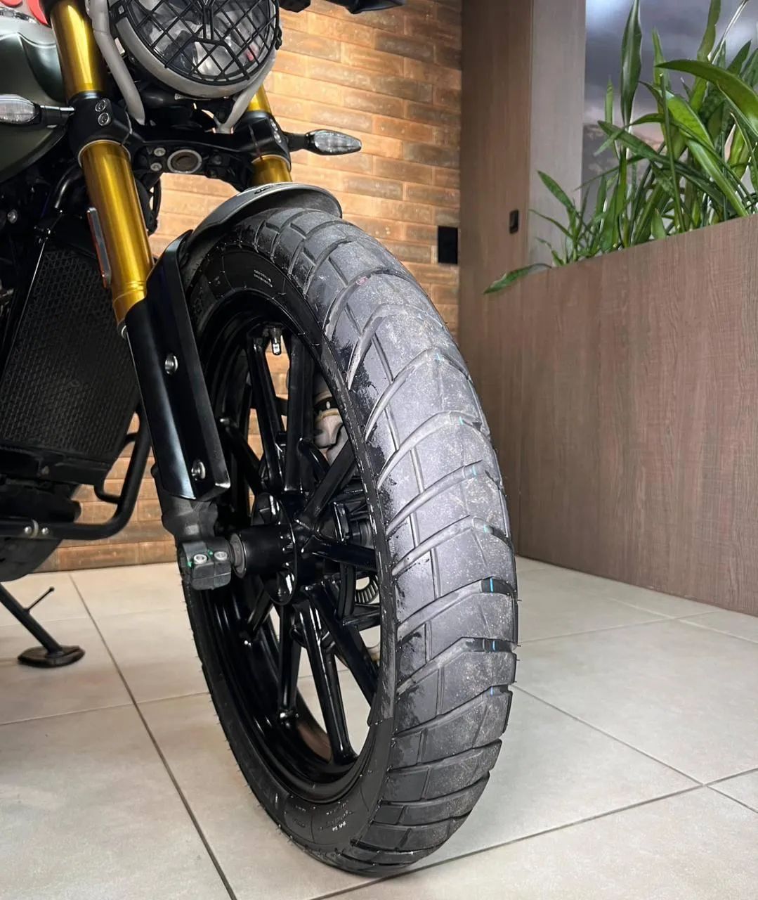 TRIUMPH SCRAMBLER 400X 2025 - Foto 5