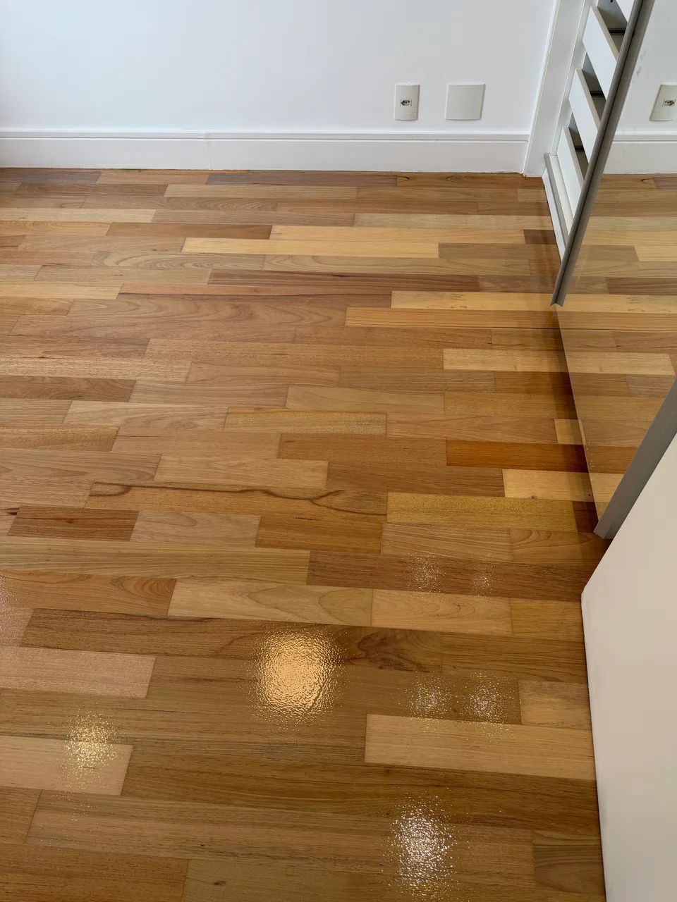 Restauração de piso Tauari com aplicação de Bona . - Foto 5