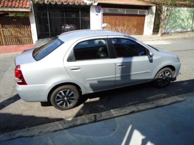 Toyota Etios Platinum Sed - Foto 4