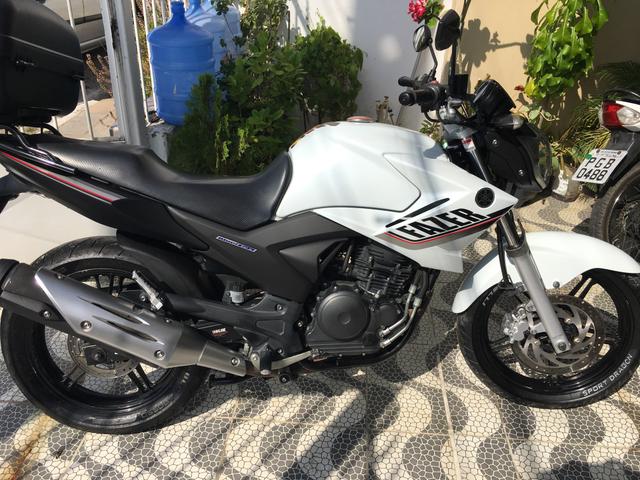 Moto Fazer 250