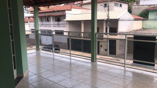 Aluga-se apartamento na Rua Ciro Nunes, em Guanhães/MG