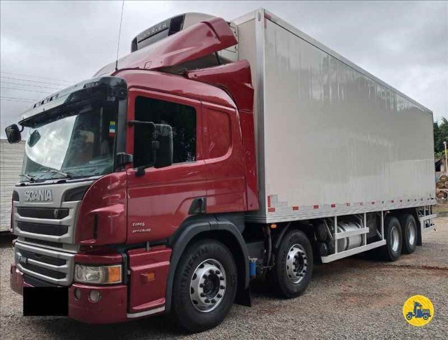 SCANIA P310 COM BAÚ REFRIGERADO ANO 2013