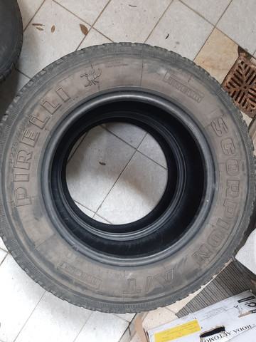 Pneu 225 70 16 pirelli Scorpion tr4 usado - Foto 2