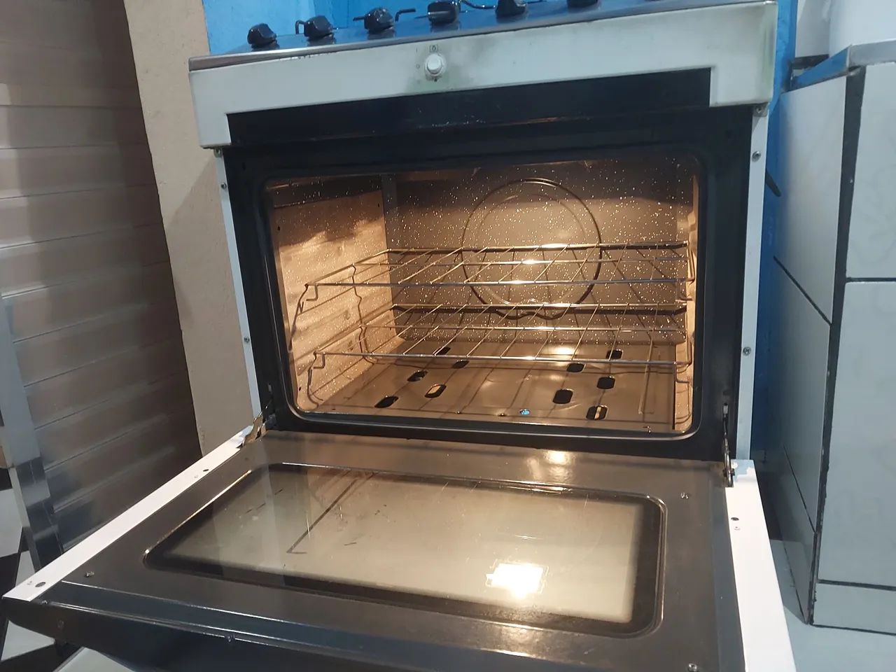 Fogão a Gás 5 Bocas - Semi Novo - Foto 2