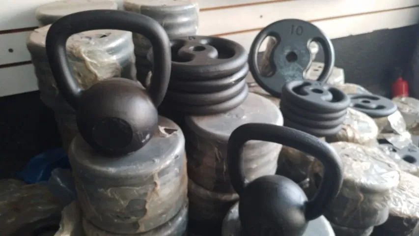 pesos anilhas barras halteres - Foto 4