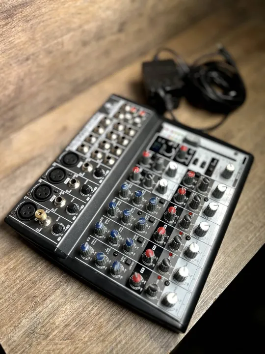 Mesa De Som profissional / Behringer Xenyx 1202Fx