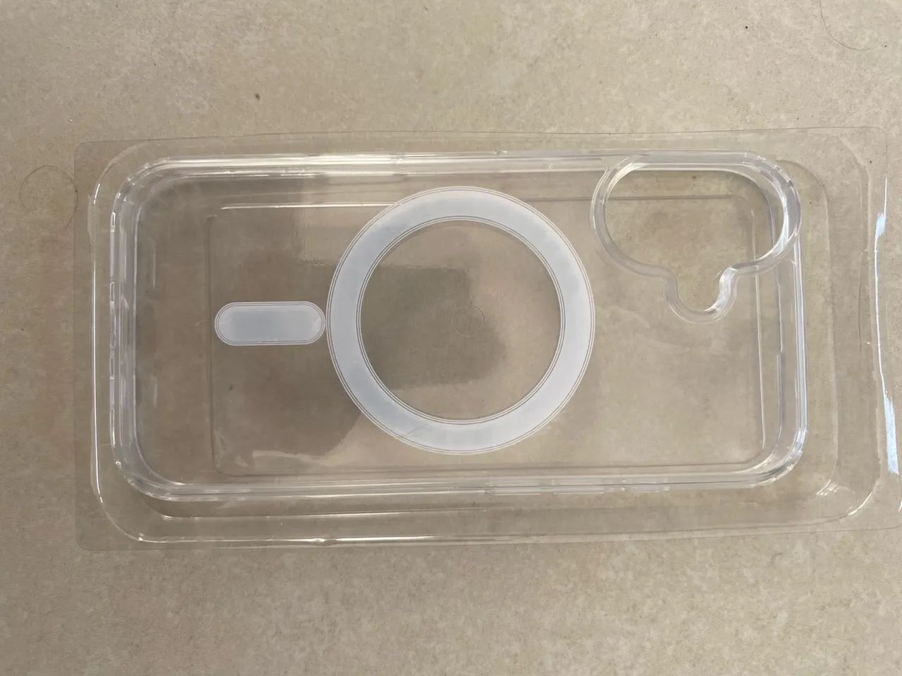 Capinha Magnética Transparente para iPhone 16 - Foto 2
