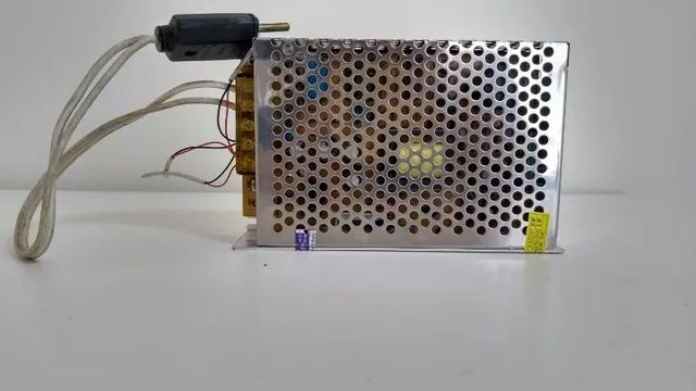 Fonte Chaveada 12V 10A tipo Colmeia, ideal para CFTV
