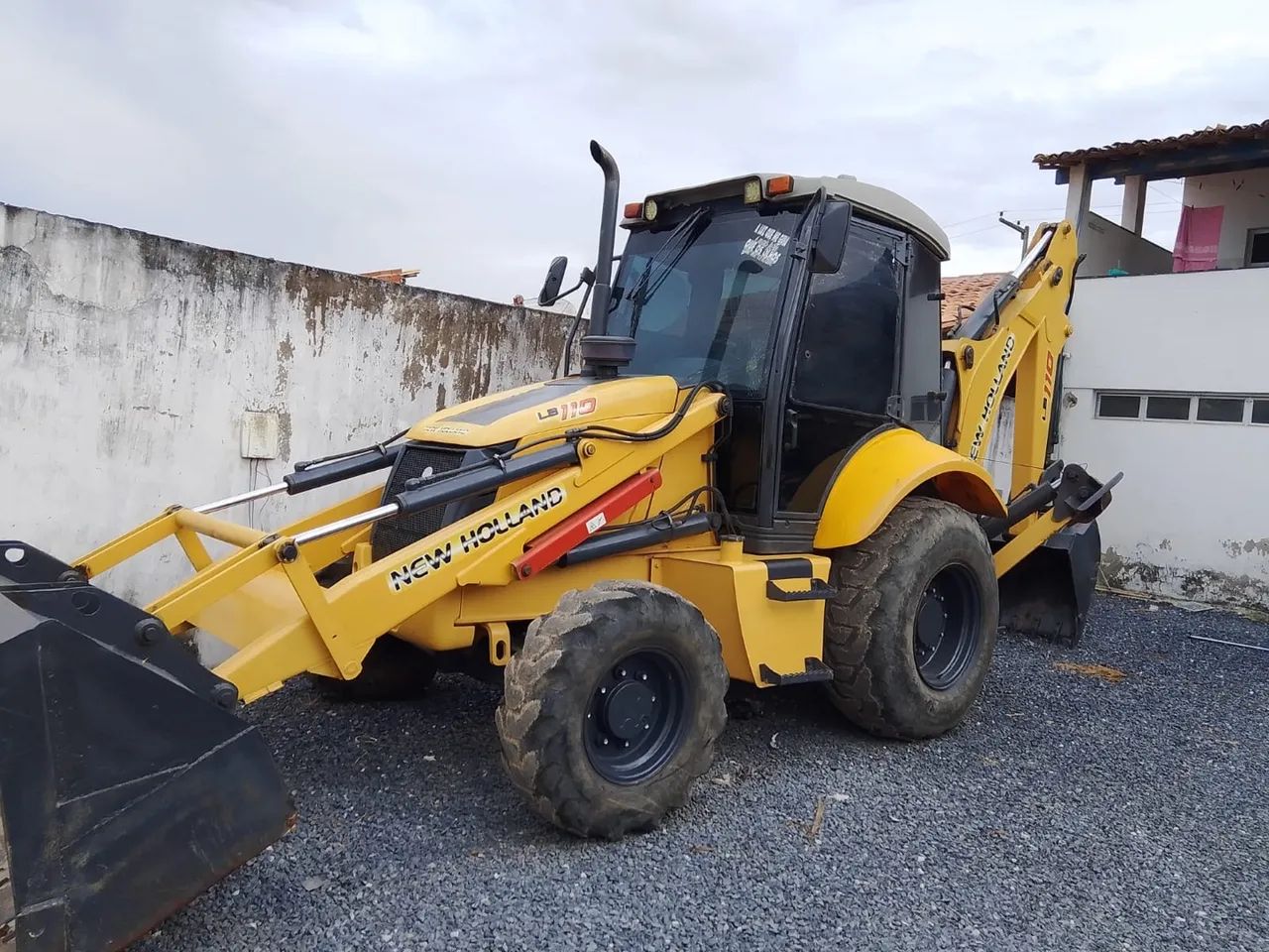 Retroescavadeira New Holland LB110 - Foto 4