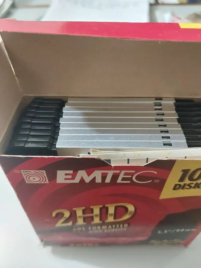 CAIXA COM 9 DISKETTES EMTEC 2 HD.  - Foto 2