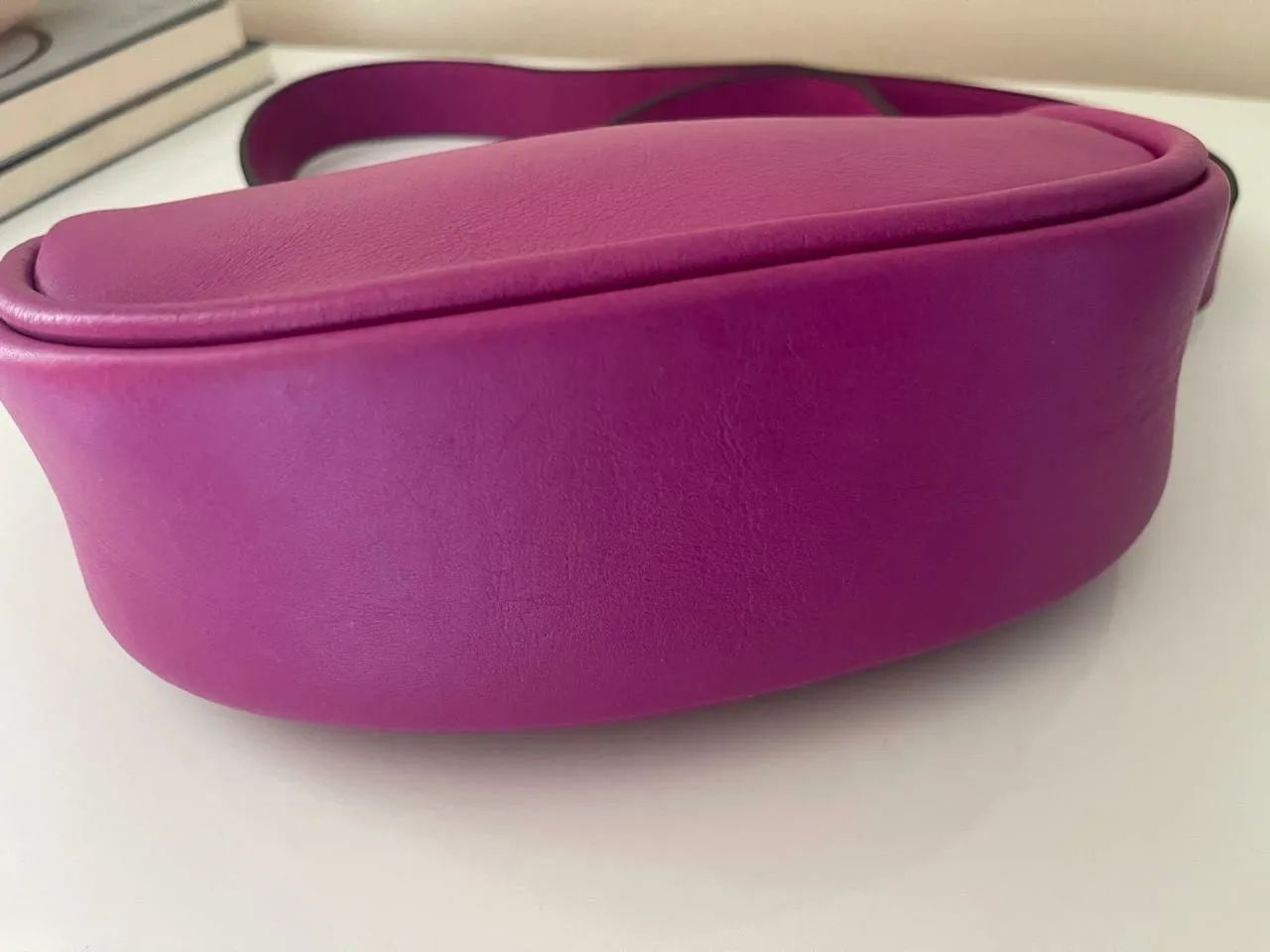 Bolsa Loucos e Santos  couro legítimo  - Foto 3