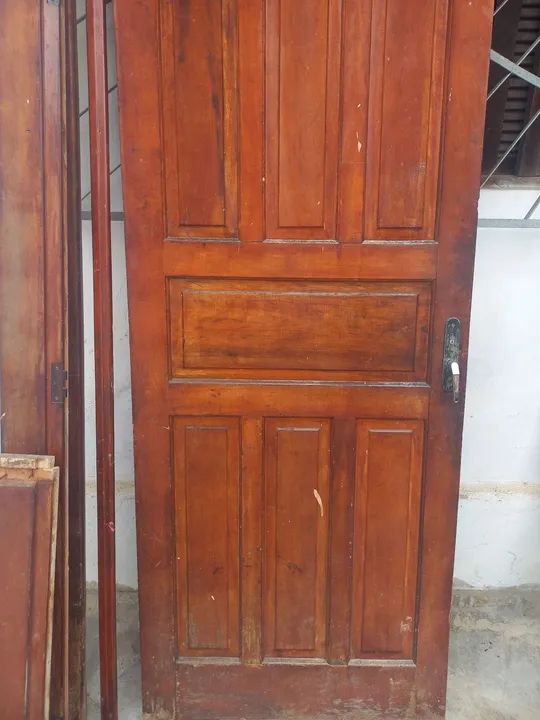 Porta de madeira maciça antiga - Foto 2