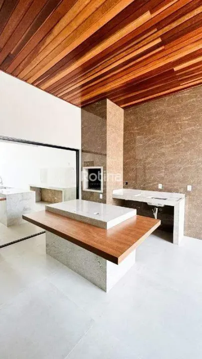 Casa à venda, 3 quartos, Novo Mundo - Uberlândia/MG - Rotina Imobiliária