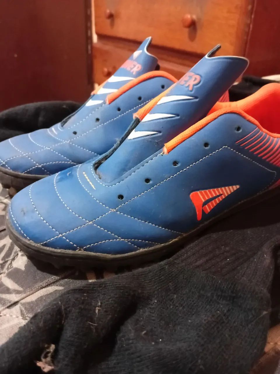 Chuteira feminina (futebol)