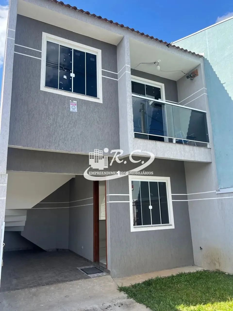 RC Imóveis vende sobrado no Sitio Cercado