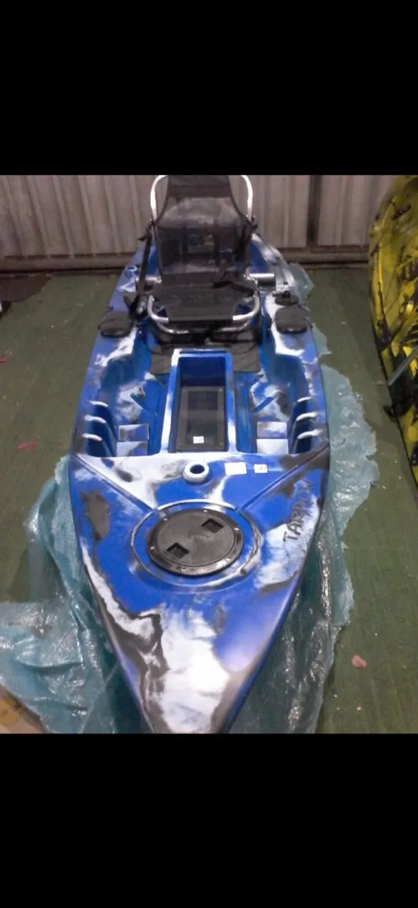Caiaque novo preparado para pedal 