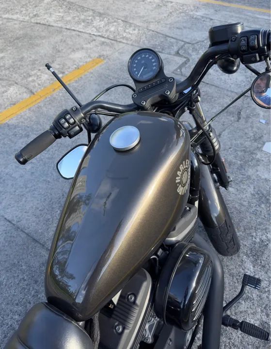 HARLEY DAVIDSON IRON 883 2020 - Impecável