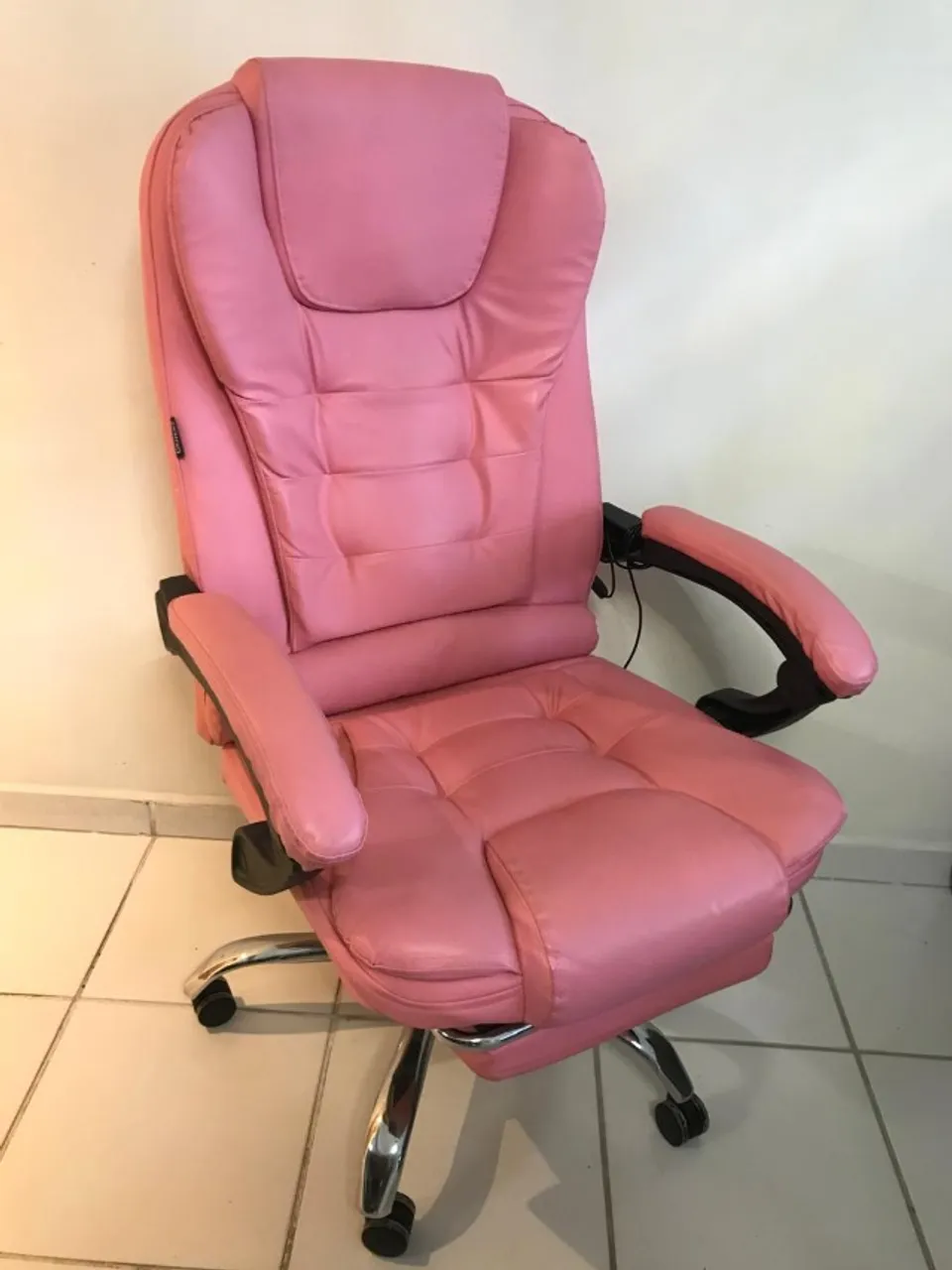 Cadeira Presidente Massageadora Rosa