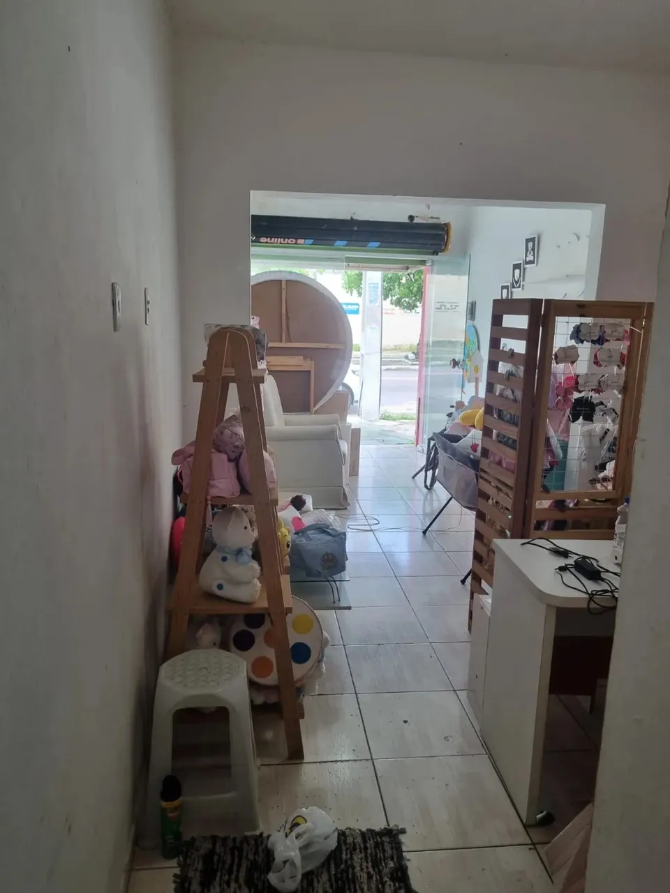 Imóvel para aluguel possui 15 metros quadrados e 01 banheiro