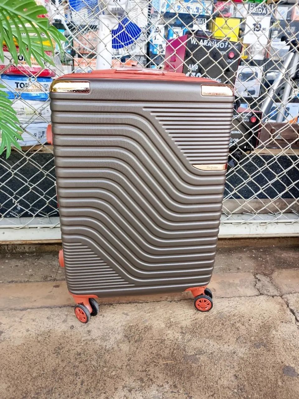 Mala 12kg marrom (Honestidade e Qualidade Distribuidora JK Eletrônicos) - Foto 2
