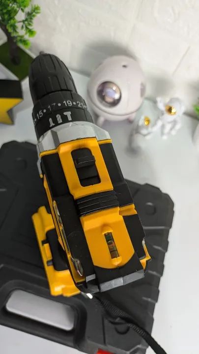 Furadeira e Parafusadeira 21v Impacto kit completo 2 baterias - Foto 5