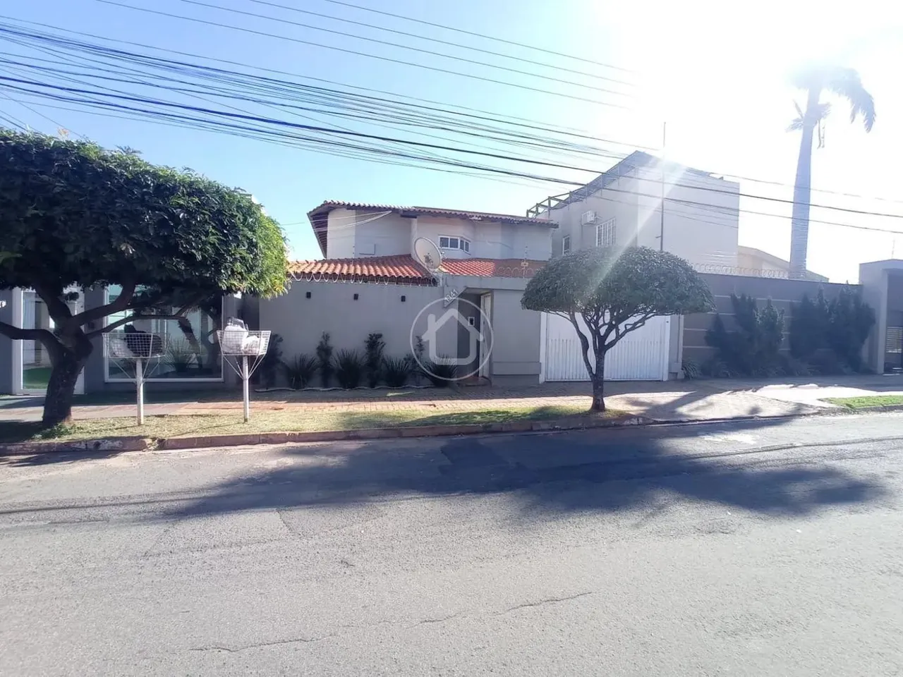 SOBRADO COM 04 DORMITÓRIOS NO CARANDÁ BOSQUE