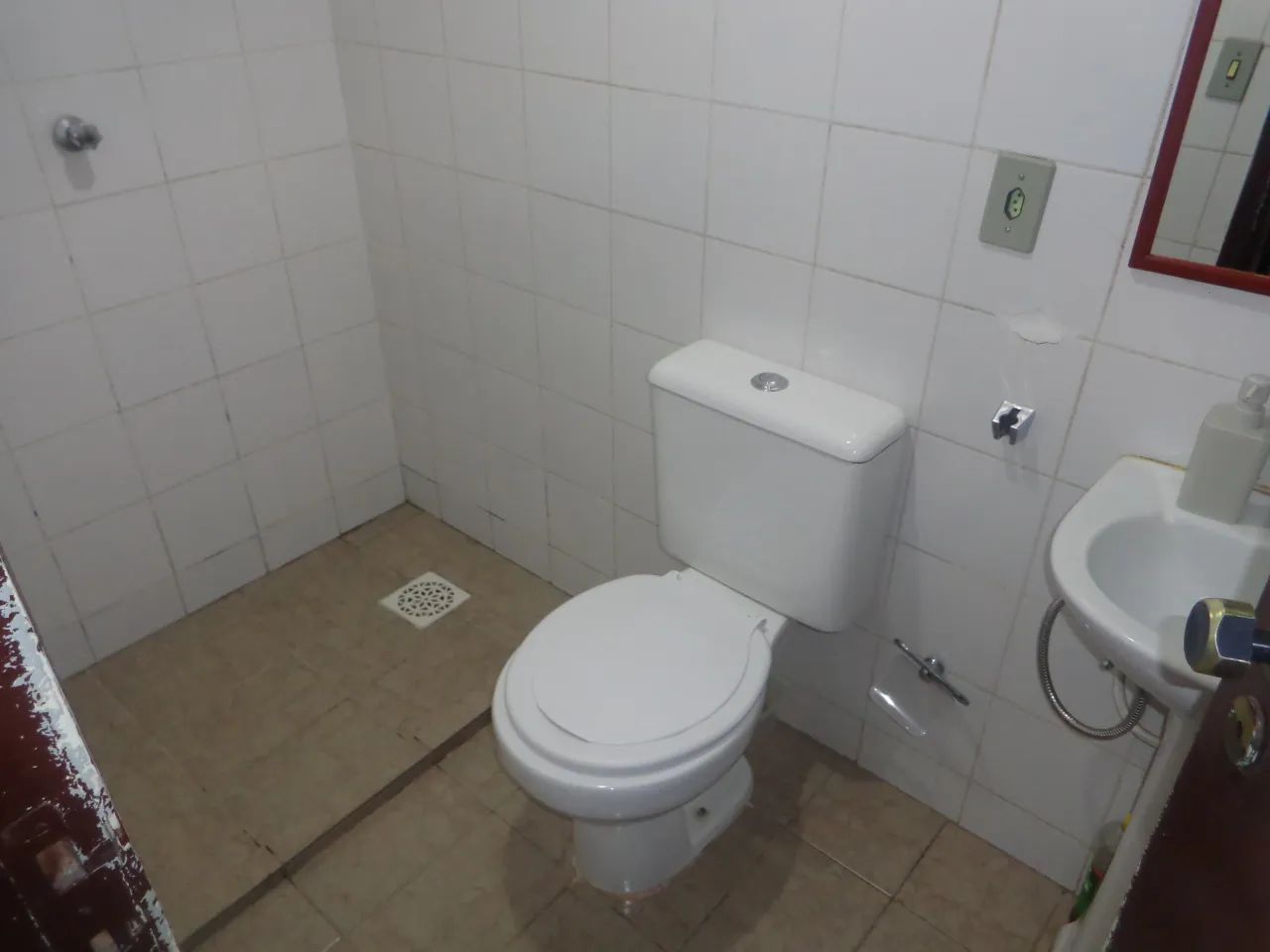 QS 406 Ótimo Apartamento 1º Andar com 2 Quartos Garagem Coberta Aceita Financiamento em Sa - Foto 12