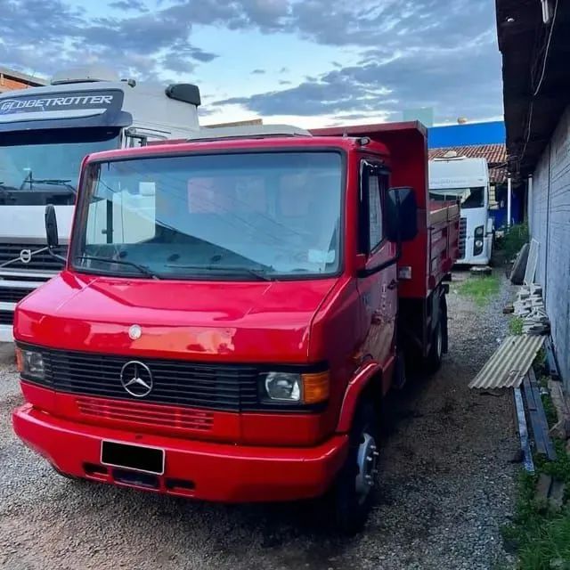 Caminhão Caçamba 710 Ano 2011 - Foto 2