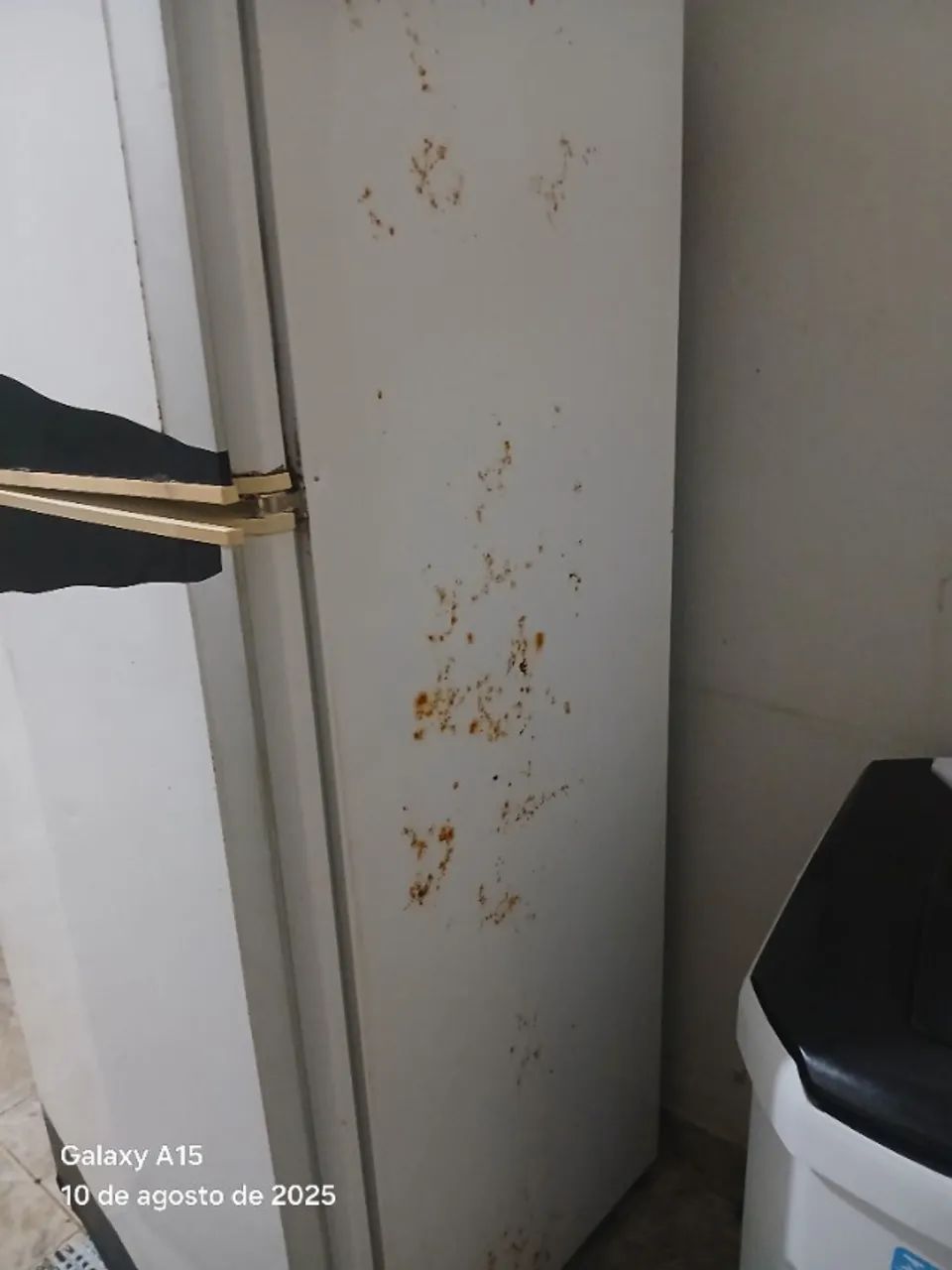 Vende-se geladeira com defeito  - Foto 3