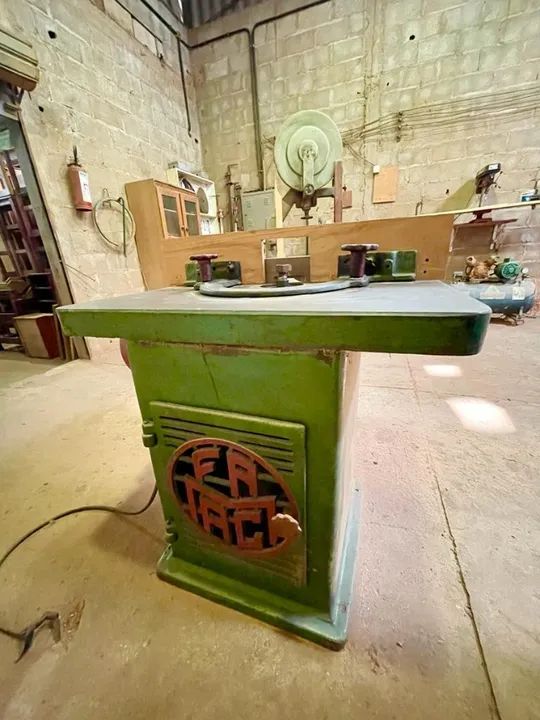 Máquina para marcenaria - Tupia e esquadrejadeira