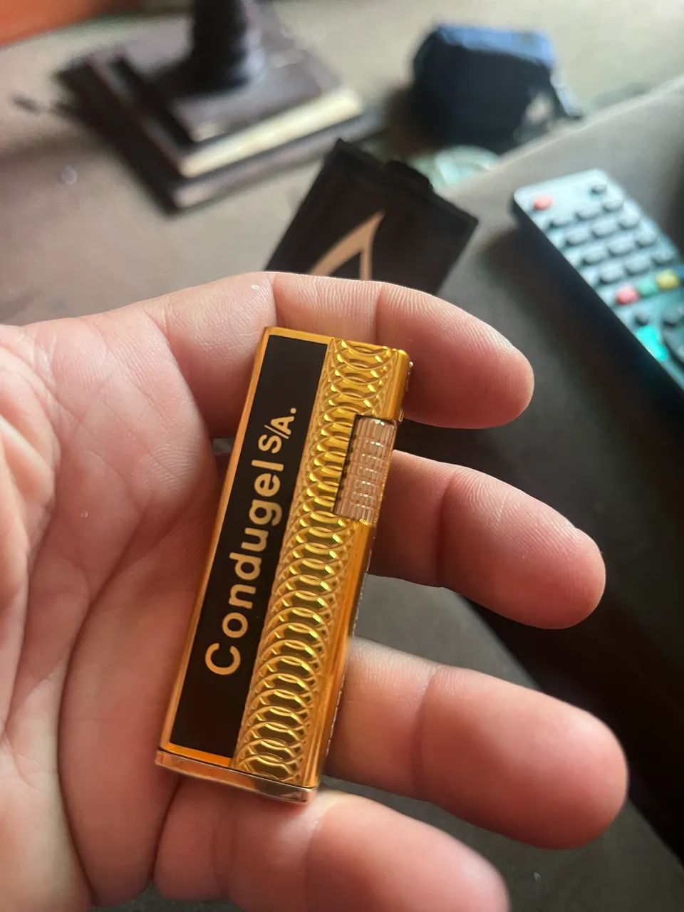 Isqueiro antigo dourado  - Foto 4