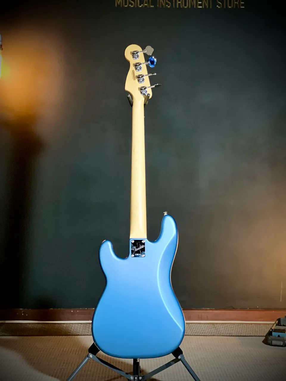 fender precision bass americano