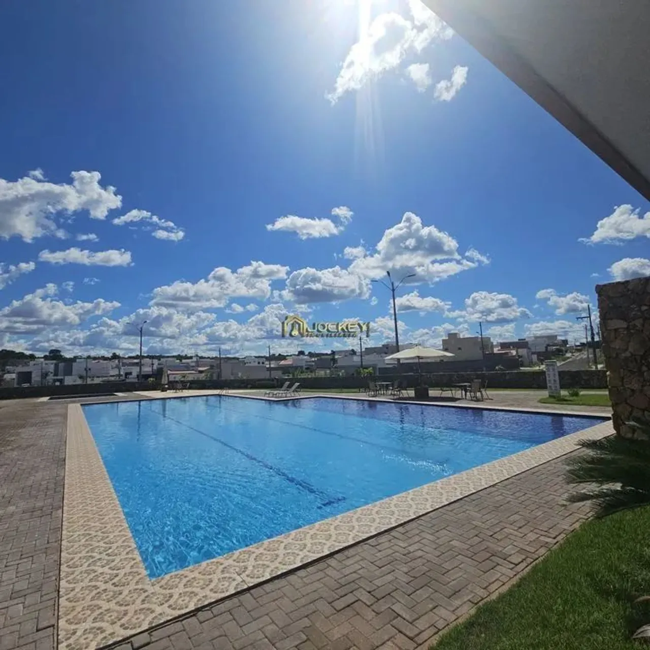 Casa em condominio, para alugar 03 quartos sendo uma suite, Aldebaran Leste