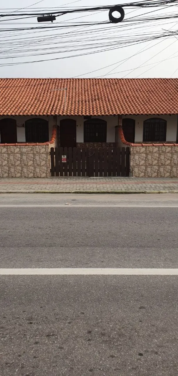 Alugo casa em Maricá